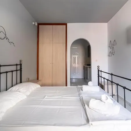 Kalokairi Budget By The Sea Apartment Polychrono